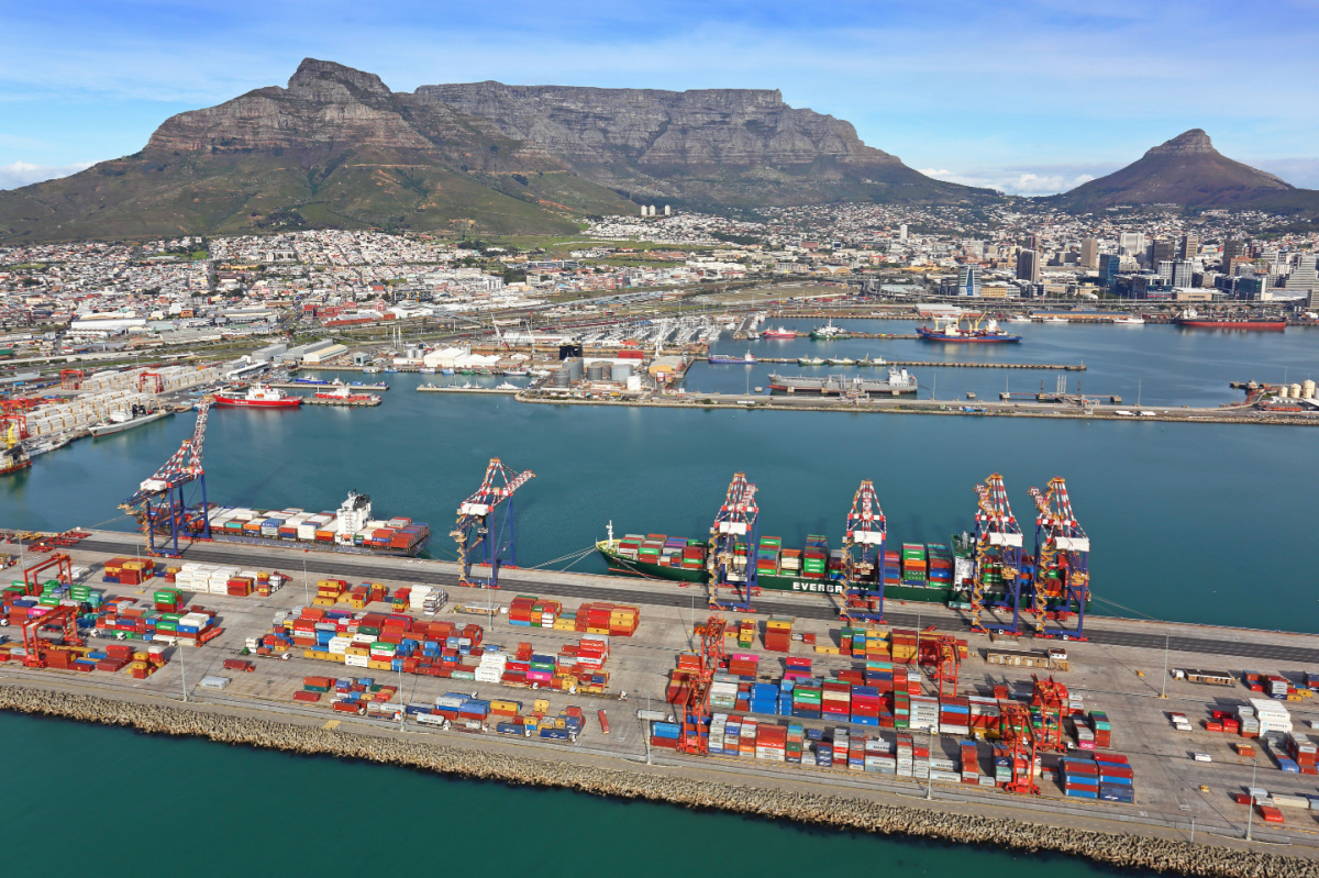 Cattle ship causes foul smell in Cape Town
