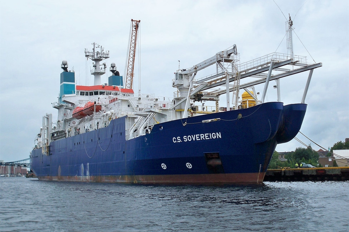 Massive Internet outage — First cable repair ship arrives at quadruple cable break