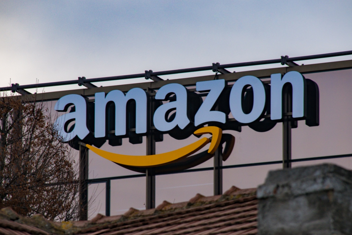 Amazon share price rallies to new record